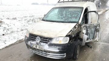 Mașină lovită de un tractor, în satul Gotești, Cantemir