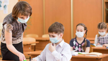 Consliul Național al Tinerilor din Moldova a lansat o petiție: „Spunem NU orelor cu prezența fizică în apogeul pandemiei!”