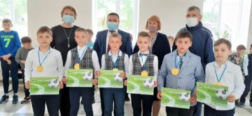 Au fost premiați mai mulți elevi din Cimișlia pentru participare la meciurile amicale de fotbal, prin proiectul „Fotbal în școli”