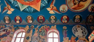 Biserica ce poartă Hramul Sf.Arhangheli Mihail și Gavriil, din satul Slobozia Mare, s-a înveșmântat în haine liturgice