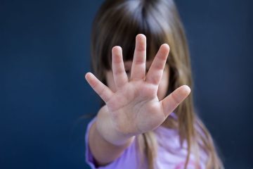 Abuzurile asupra copiilor vor fi raportate online